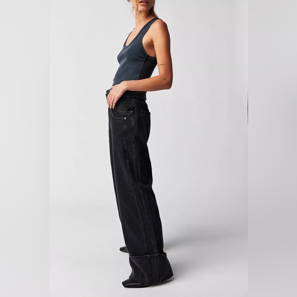 We The Free NWT ( Jean tag ) Final countdown cuffed boyfriend jeans ♥️ - Picture 2 of 4